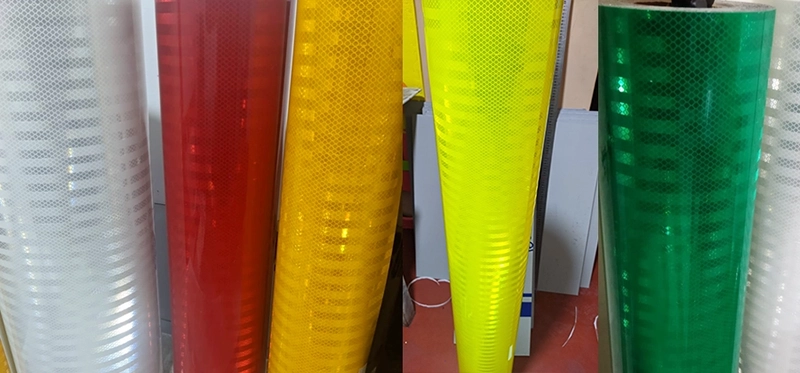 Láminas reflectivas para señales viales