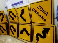 Señales preventivas con lámina hip y soporte fibra de vidrio varios