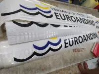 Lámina reflectiva para uso marítimo