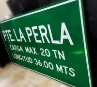 Señal para puente en fibra de vidrio y lamina reflectiva HIP